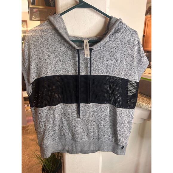 Lorna Jane Women's Grey/Black Mesh Short Sleeve Pullover XSmall 0-4 BOGO - Picture 2 of 11